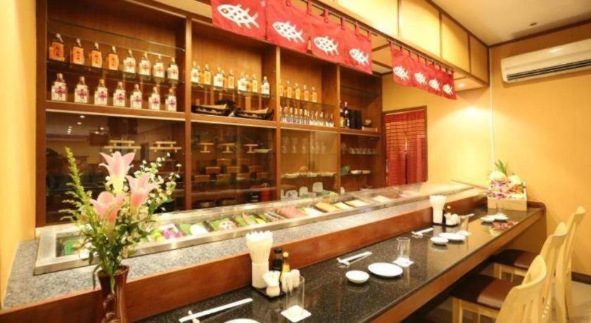 J Town Serviced Apartments&Hotel Si Racha Buitenkant foto